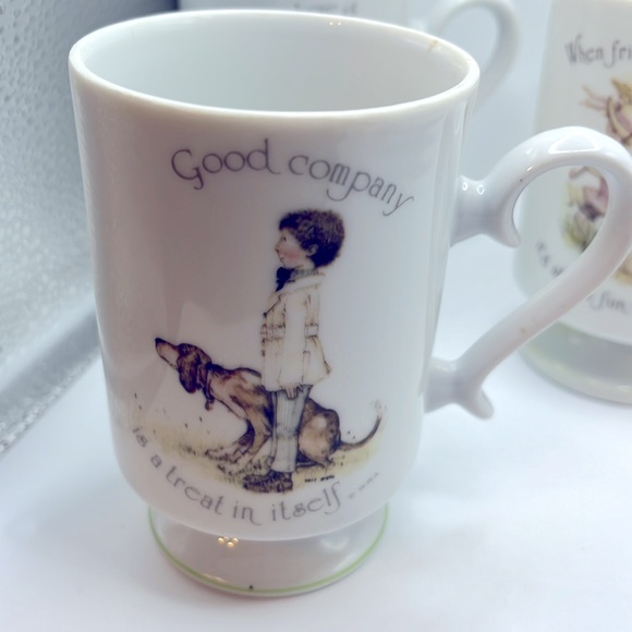 Vintage Holly Hobbie Set of 3 Genuine Porcelain Pedestal Mugs - Picture 4 of 5